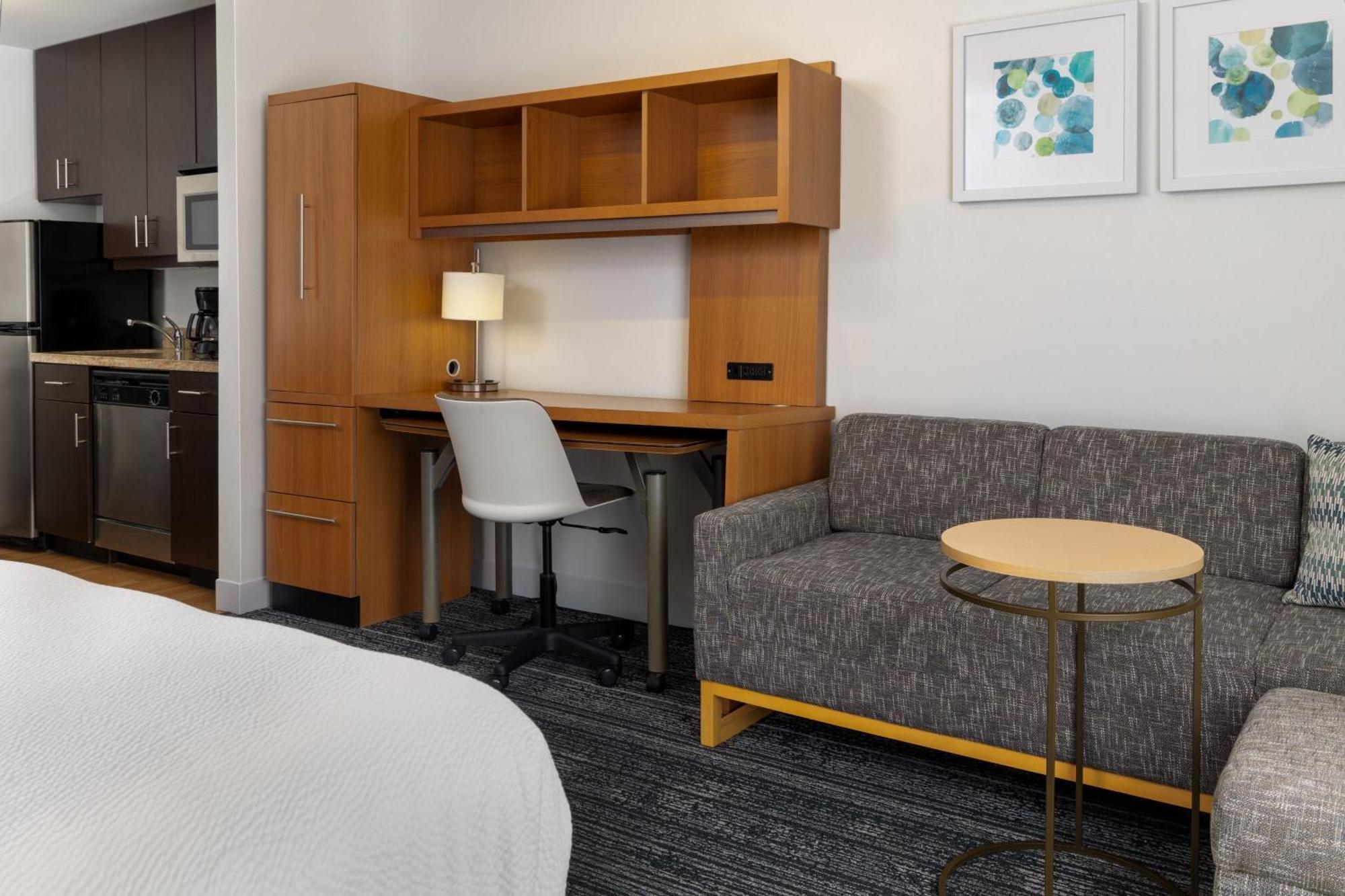 Towneplace Suites By Marriott Эри Экстерьер фото
