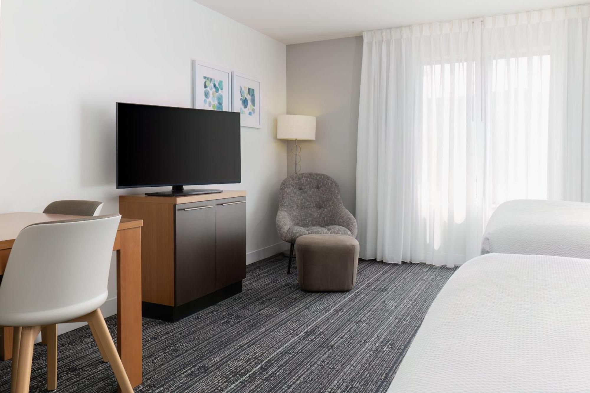 Towneplace Suites By Marriott Эри Экстерьер фото
