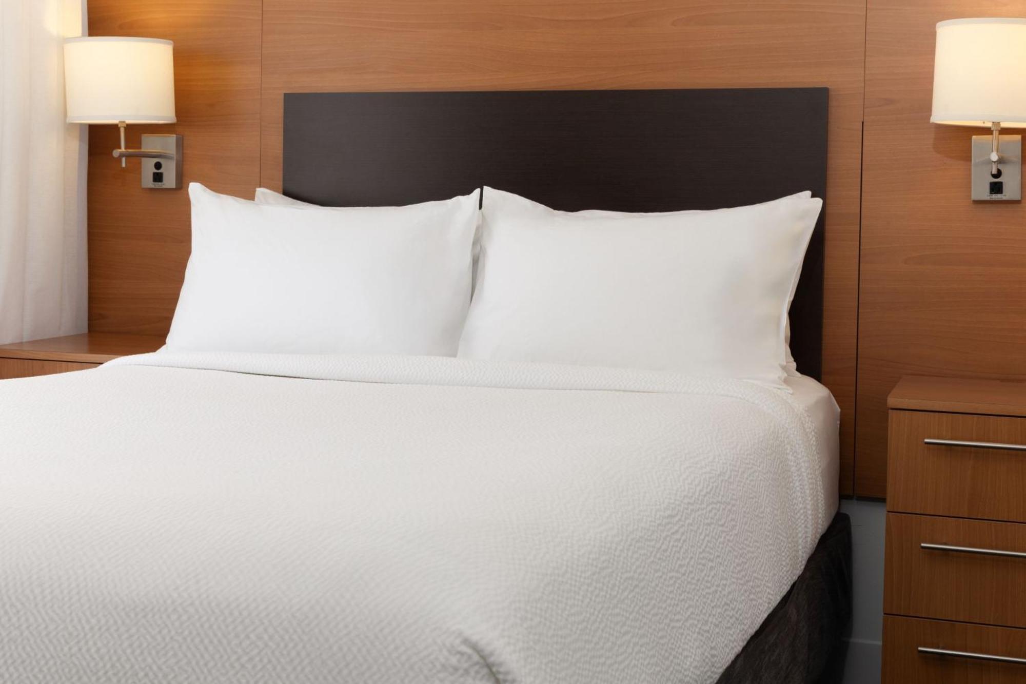 Towneplace Suites By Marriott Эри Экстерьер фото
