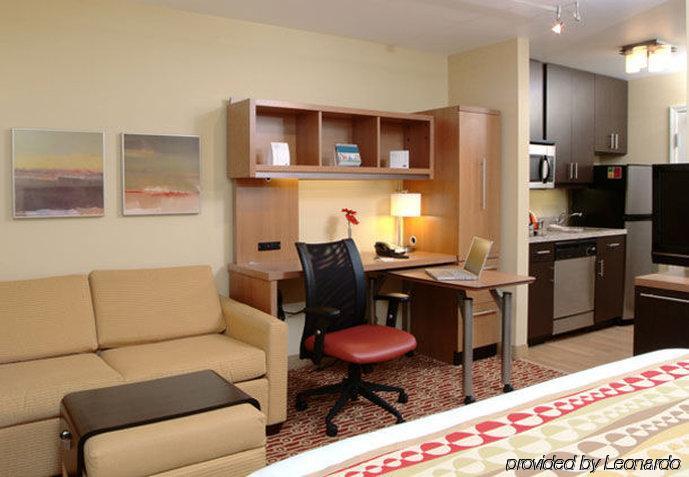 Towneplace Suites By Marriott Эри Номер фото